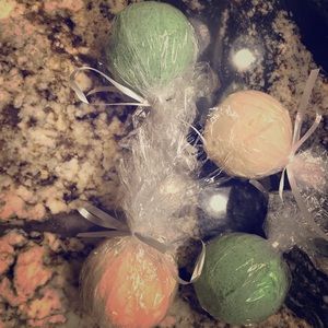 Homemade - All Natural Bath Bombs